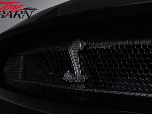 Used 2021 Ford Mustang Shelby GT500 w/ Technology Package RWD image 9