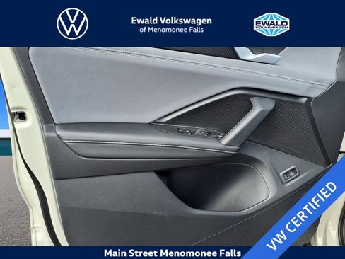Certified 2025 Volkswagen Tiguan SE R-Line AWD/4WD image 13