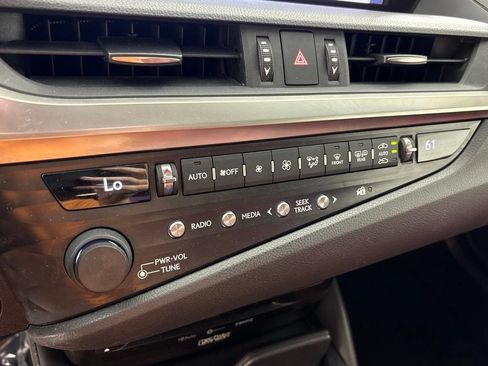 Used 2019 Lexus ES 350 F Sport w/ Accessory Package 2 FWD image 41