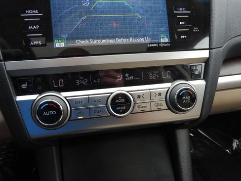 Used 2017 Subaru Outback 2.5i Limited image 14