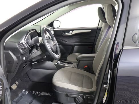 Used 2021 Ford Escape SE w/ SE Sport Appearance Package image 23