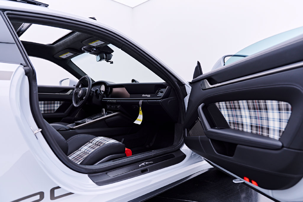 Used 2025 Porsche 911 Turbo S AWD/4WD image 42