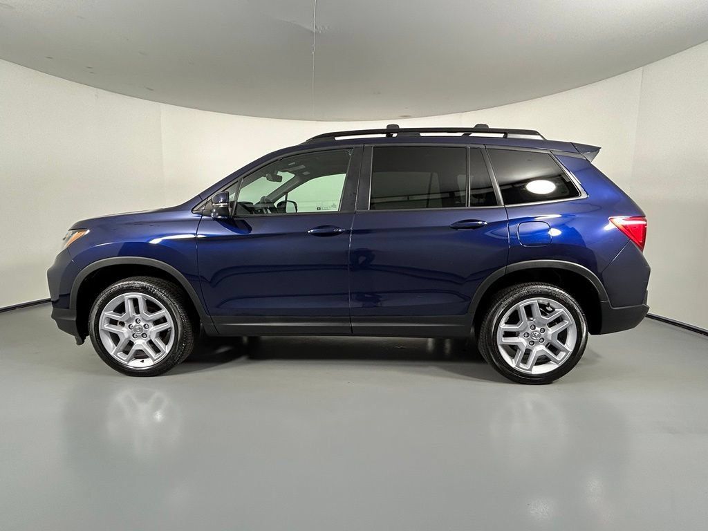 Used 2025 Honda Passport EX-L image 4