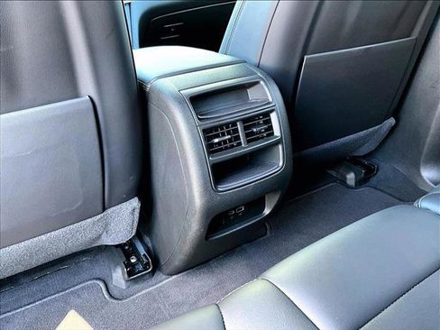 Used 2024 Cadillac XT5 Premium Luxury image 25