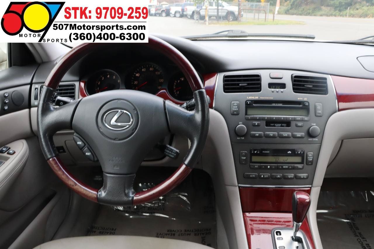 Used 2002 Lexus ES 330 w/ Premium Pkg FWD image 15