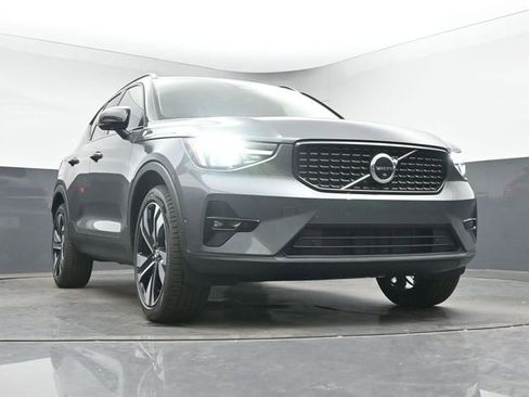 New 2026 Volvo XC40 B5 Plus w/ Climate Package AWD/4WD image 38