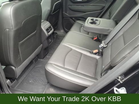 Used 2024 GMC Terrain SLT w/ Infotainment Package II AWD/4WD image 13