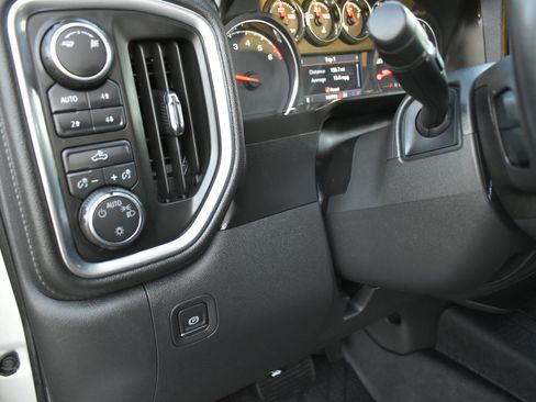 Used 2019 Chevrolet Silverado 1500 LT w/ All-Star Edition image 43