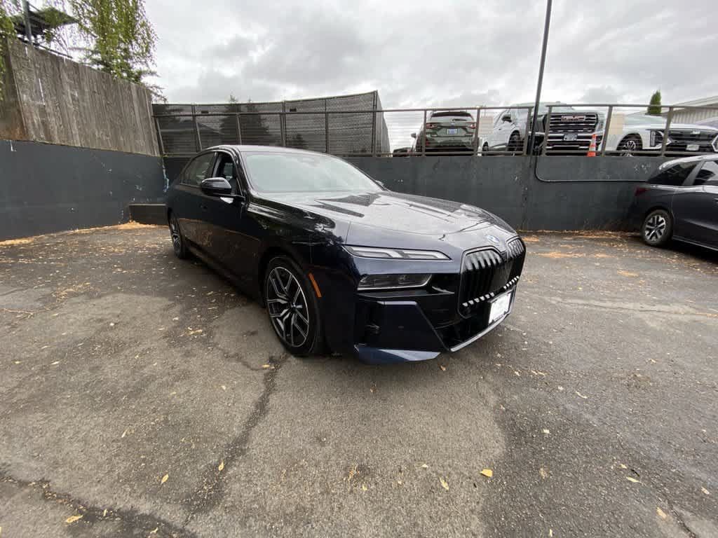 Used 2026 BMW 740i RWD image 8