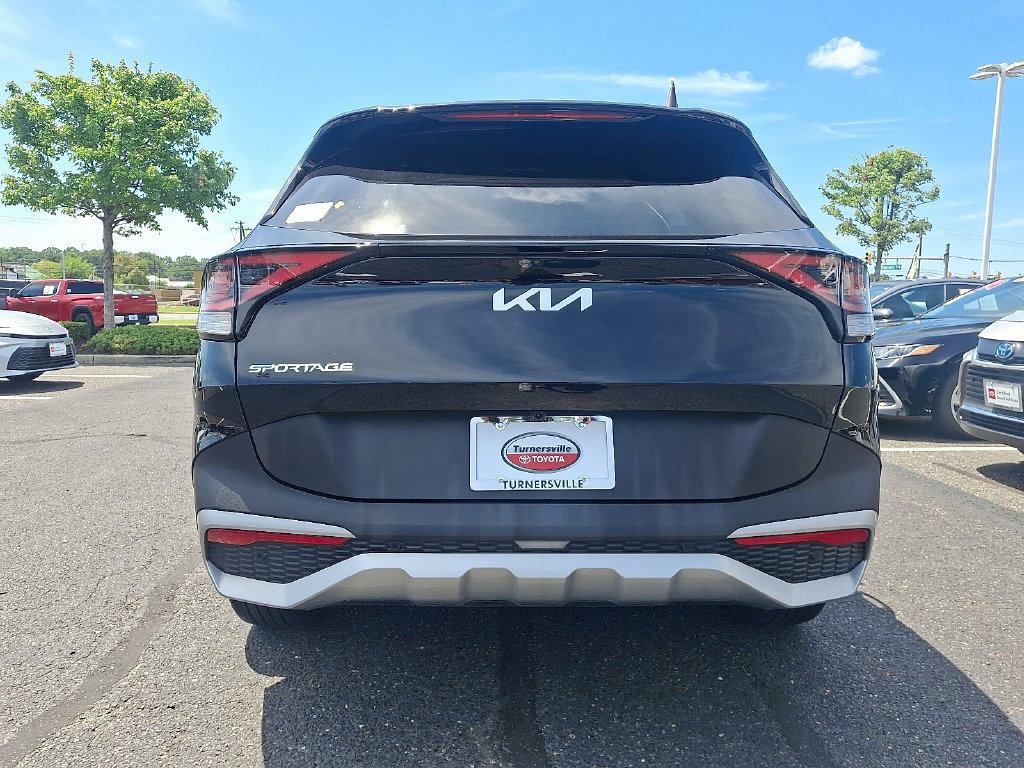 Used 2023 Kia Sportage EX FWD image 5