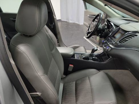 Used 2017 Chevrolet Impala LT image 22