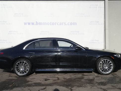 Used 2022 Mercedes-Benz S 580 4MATIC Sedan w/ AMG Line Package image 7