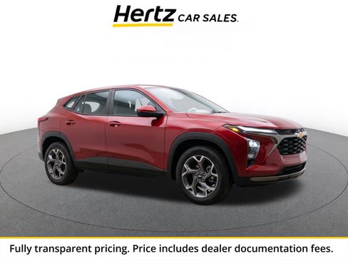 Used 2025 Chevrolet Trax LT FWD image 1