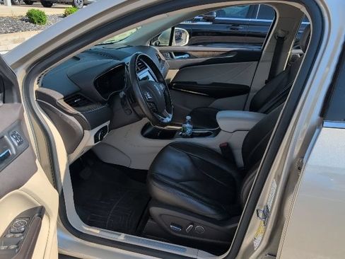 Used 2017 Lincoln MKC Reserve w/ Lincoln MKC Climate Package AWD/4WD image 3