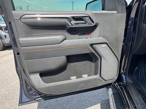 Used 2023 GMC Sierra 1500 AT4 w/ AT4 Premium Package AWD/4WD image 21