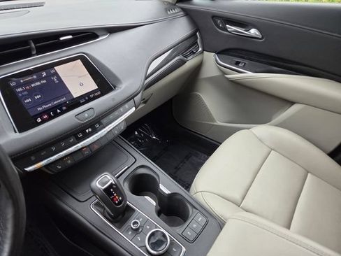 Used 2019 Cadillac XT4 Premium Luxury FWD image 37