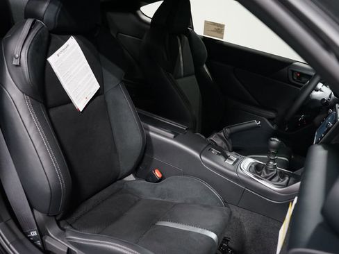 New 2025 Toyota GR86 Premium image 26