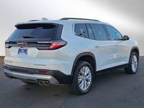 Used 2024 GMC Acadia Elevation image 3