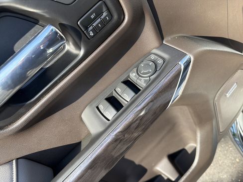 Used 2022 Chevrolet Silverado 1500 LTZ image 15