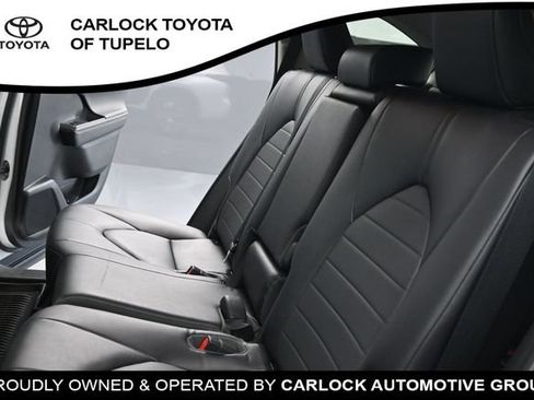 Used 2023 Toyota Highlander XLE AWD/4WD image 25
