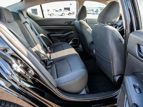 Used 2025 Nissan Altima 2.5 SV AWD/4WD image 40
