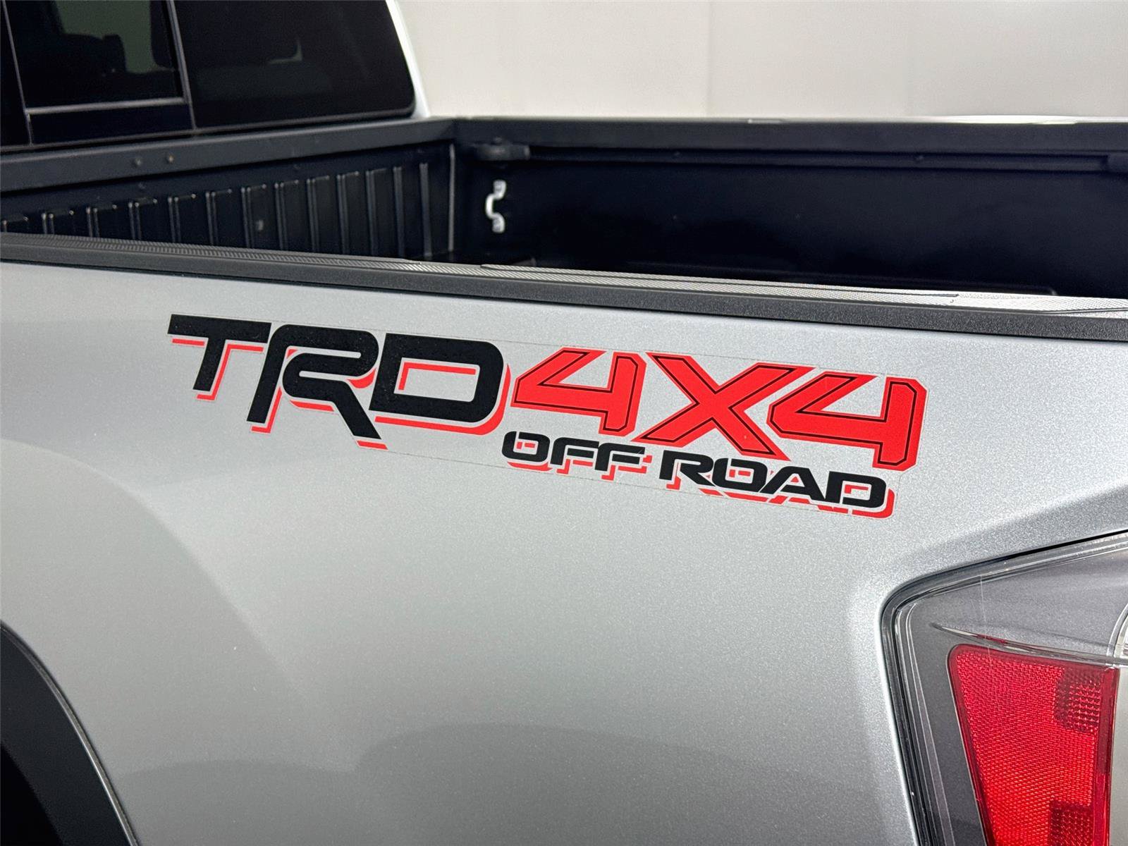 Certified 2023 Toyota Tacoma TRD Off-Road AWD/4WD image 13