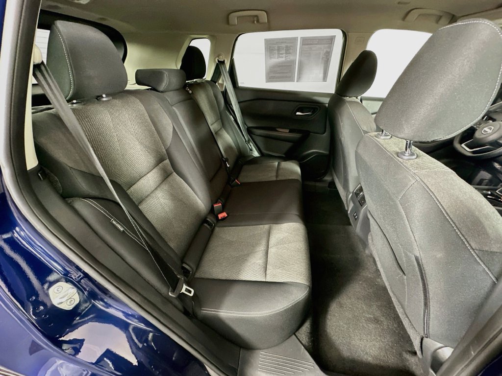 Used 2024 Nissan Rogue SV FWD image 34
