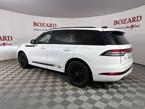 Used 2025 Lincoln Aviator Reserve w/ Luxury Package RWD image 8