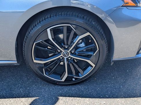 Certified 2025 Nissan Altima 2.5 SR FWD image 10