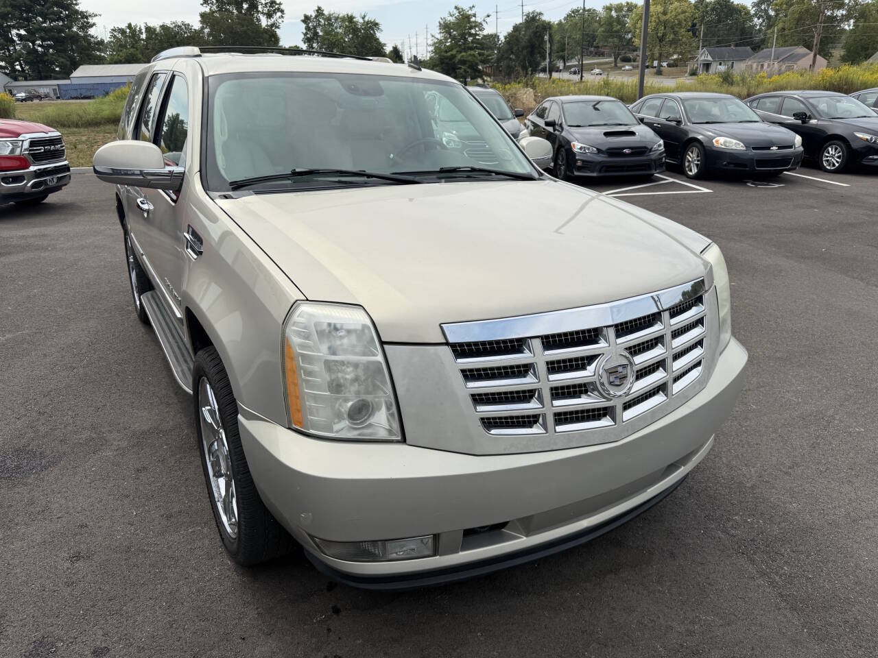 Used 2008 Cadillac Escalade AWD image 4