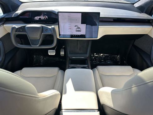 Used 2022 Tesla Model X image 10