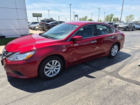 Used 2018 Nissan Altima 2.5 S w/ S Convenience Package FWD image 4