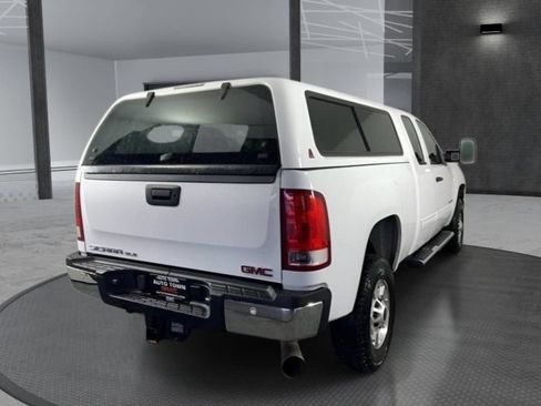Used 2013 GMC Sierra 2500 SLE w/ SLE Preferred Package AWD/4WD image 3
