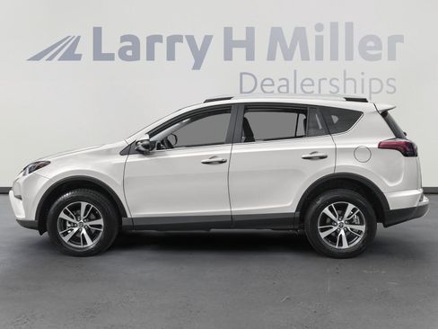 Used 2017 Toyota RAV4 XLE image 3