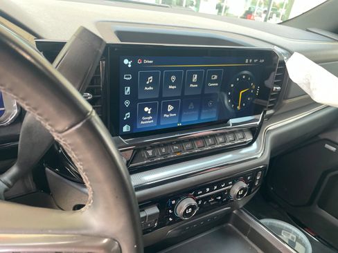 Used 2024 Chevrolet Silverado 2500 ZR2 w/ Technology Package AWD/4WD image 27