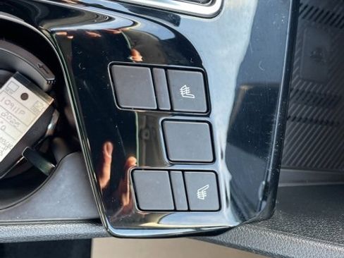 Used 2025 Kia Sportage EX image 21