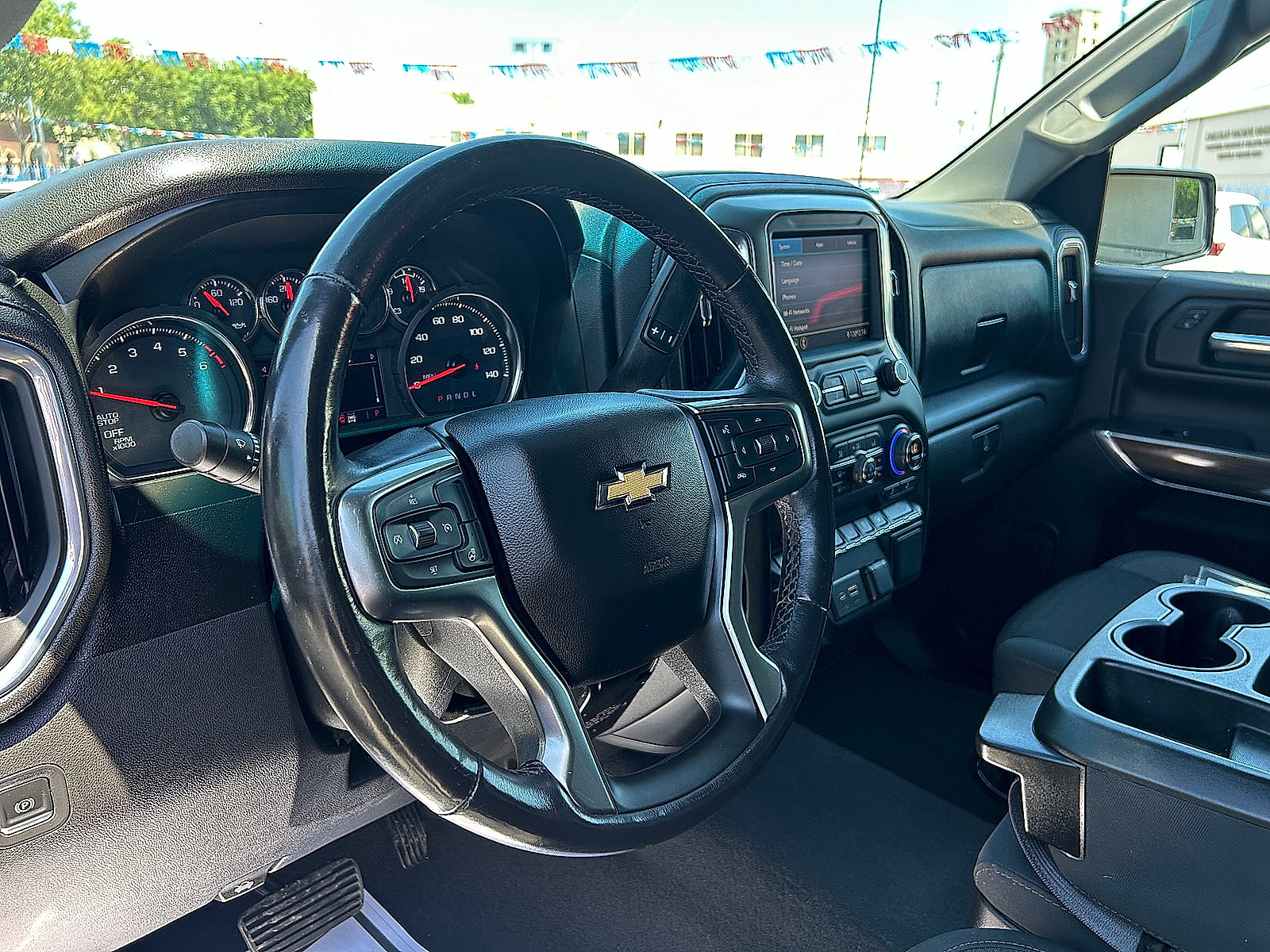 Used 2021 Chevrolet Silverado 1500 LT AWD/4WD image 9