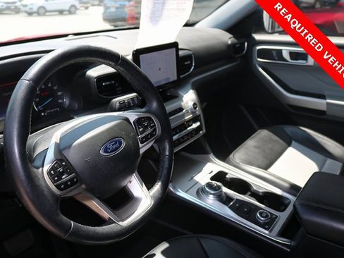 Used 2022 Ford Explorer XLT w/ Equipment Group 202A image 15