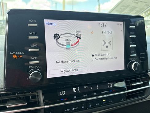 Used 2023 Toyota Sienna XLE image 5