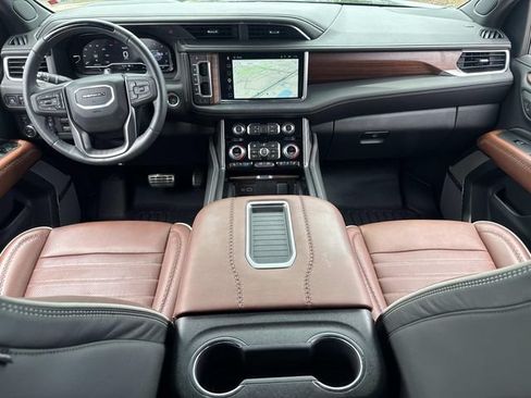Used 2024 GMC Yukon Denali Ultimate w/ LPO, Floor Liner Package AWD/4WD image 20