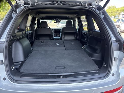 New 2025 Jeep Grand Cherokee Laredo X w/ Luxury Tech Group I image 5