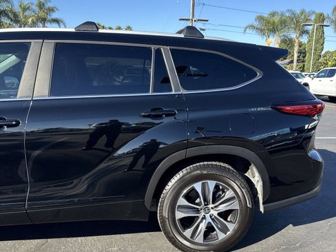 Used 2023 Toyota Highlander L image 10