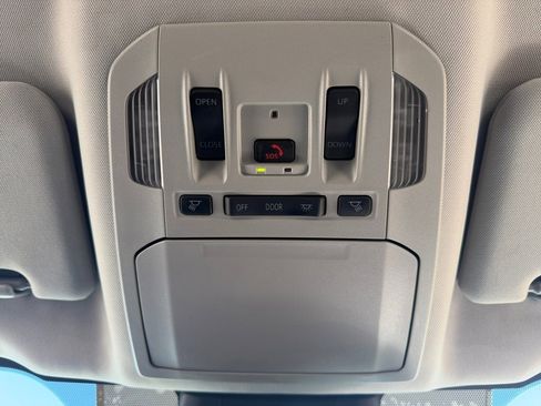 Certified 2025 Toyota Highlander Limited image 24