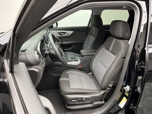 Certified 2024 Chevrolet Blazer LT w/ Convenience Package image 9