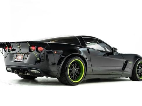 Used 2013 Chevrolet Corvette Z06 w/ 2LZ Preferred Equipment Group RWD image 4