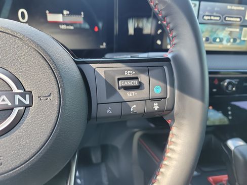 Certified 2025 Nissan Kicks SR FWD image 23
