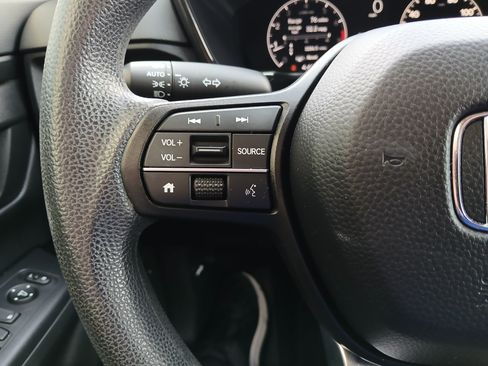 Used 2024 Honda CR-V EX image 10