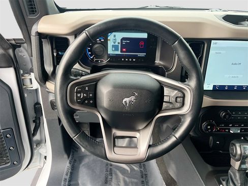 Used 2024 Ford Bronco Wildtrak image 11