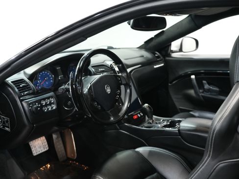 Used 2015 Maserati GranTurismo Sport image 32