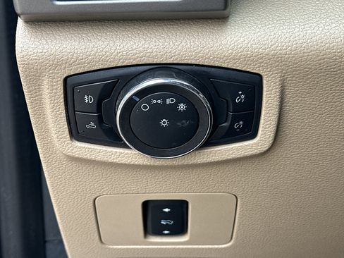 Used 2021 Ford F250 Lariat w/ Lariat Value Package AWD/4WD image 28